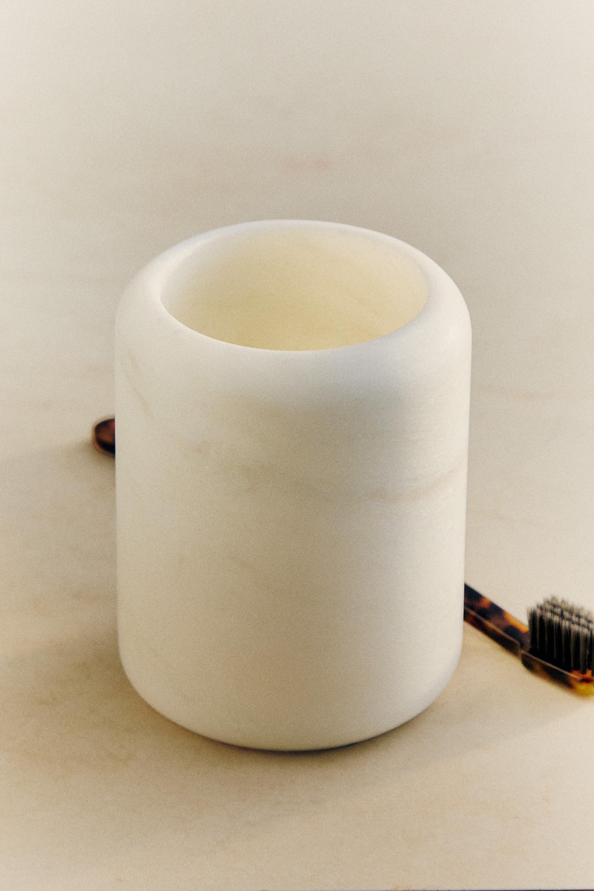 VERRE À DENTS EN MARBRE BLANC